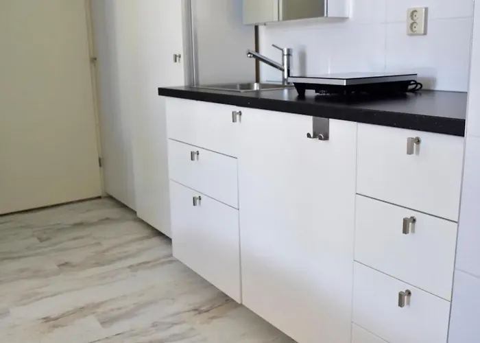 010 Center アパートホテル