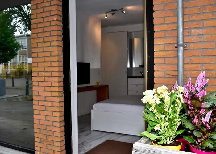 010 Center Aparthotel 3*