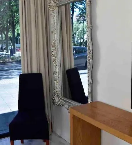 Aparthotel 010 Center 3*