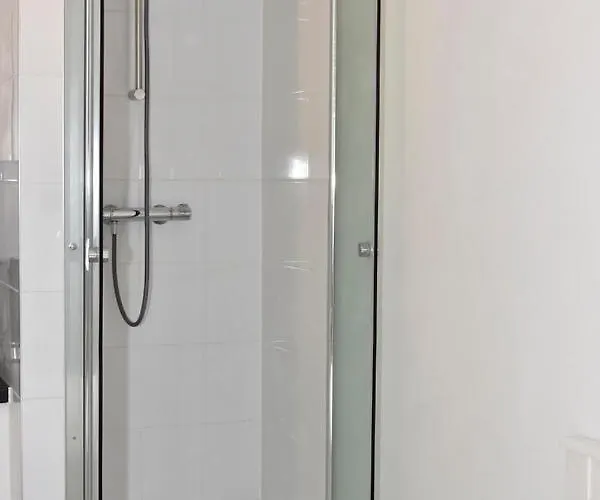 010 Center 公寓式酒店